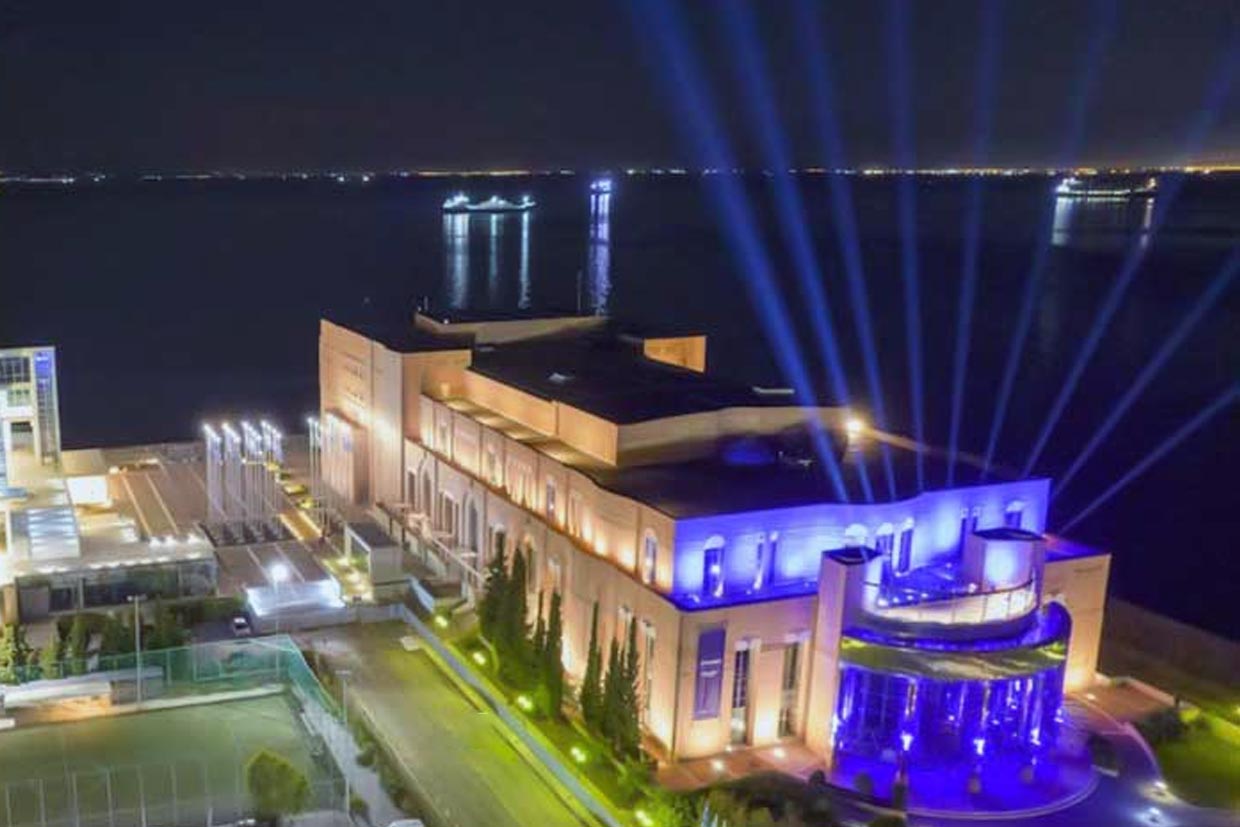 Θεσσαλονίκη: Εντυπωσιακή η νέα φωταγώγηση του Μεγάρου Μουσικής